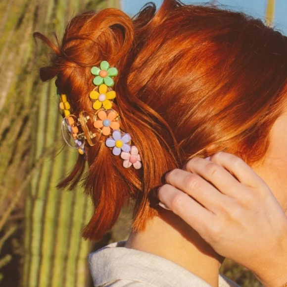 💥BUY 2 GET 1 FREE Pastel blossom claw clip by The Darling Effect, Retail $13.99 - Picture 5 of 11